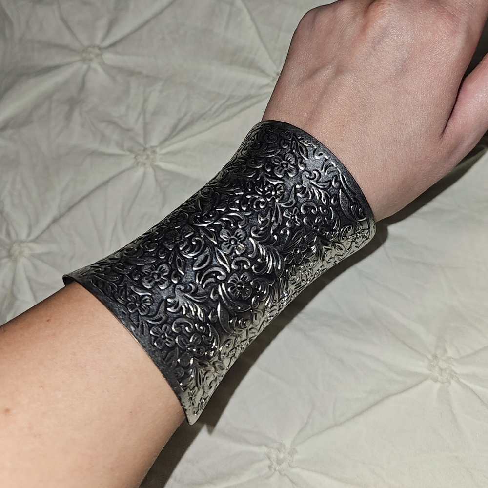 Vintage Floral Silver Wrist Cuff